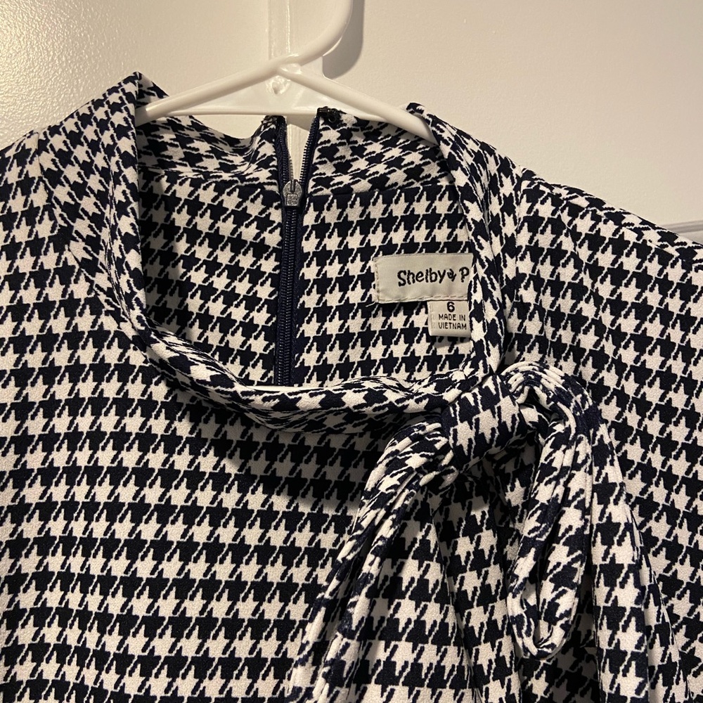 Short sleeve dress